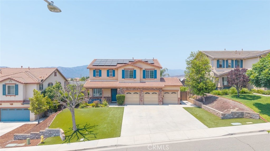 41041 Crimson Pillar Lane
