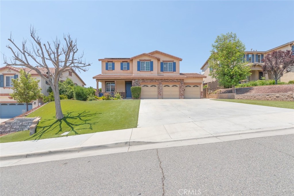 41041 Crimson Pillar Lane