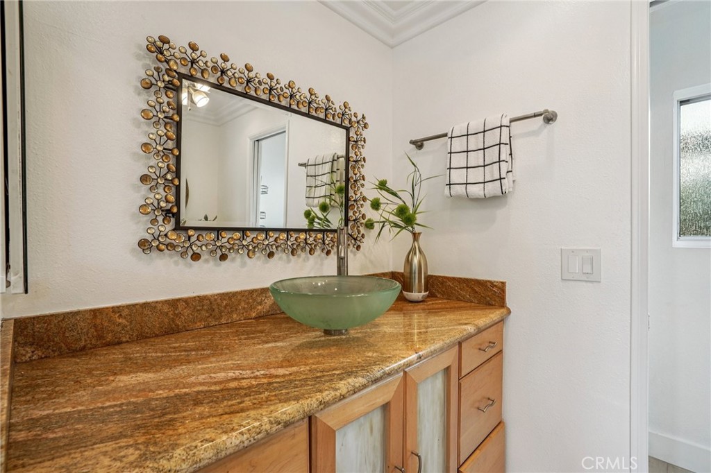 8400 De Longpre Ave #314