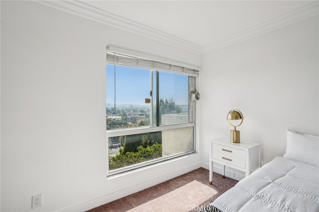 8400 De Longpre Ave #314