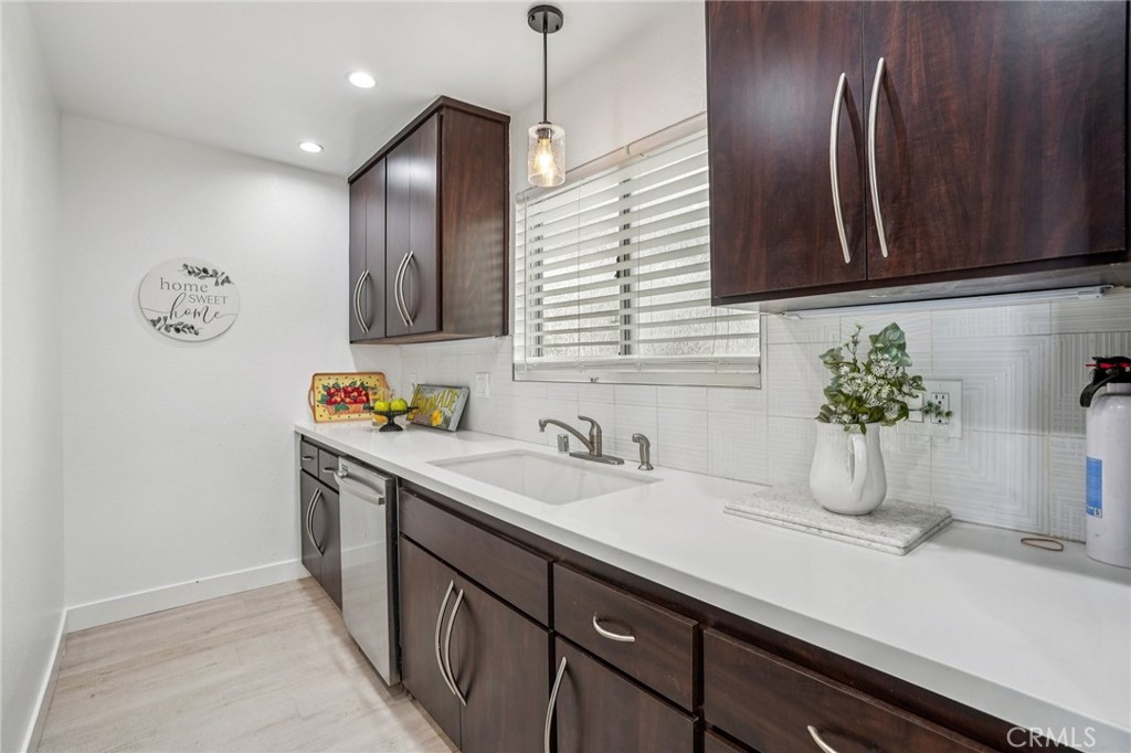 8400 De Longpre Ave #314