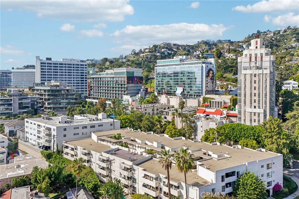 8400 De Longpre Ave #314