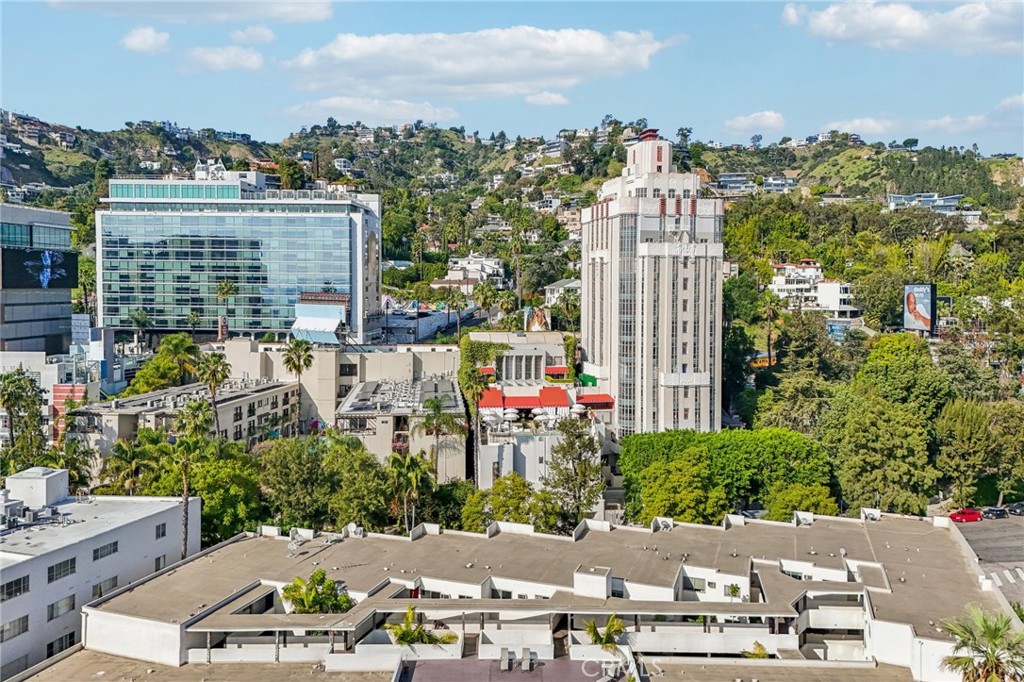 8400 De Longpre Ave #314