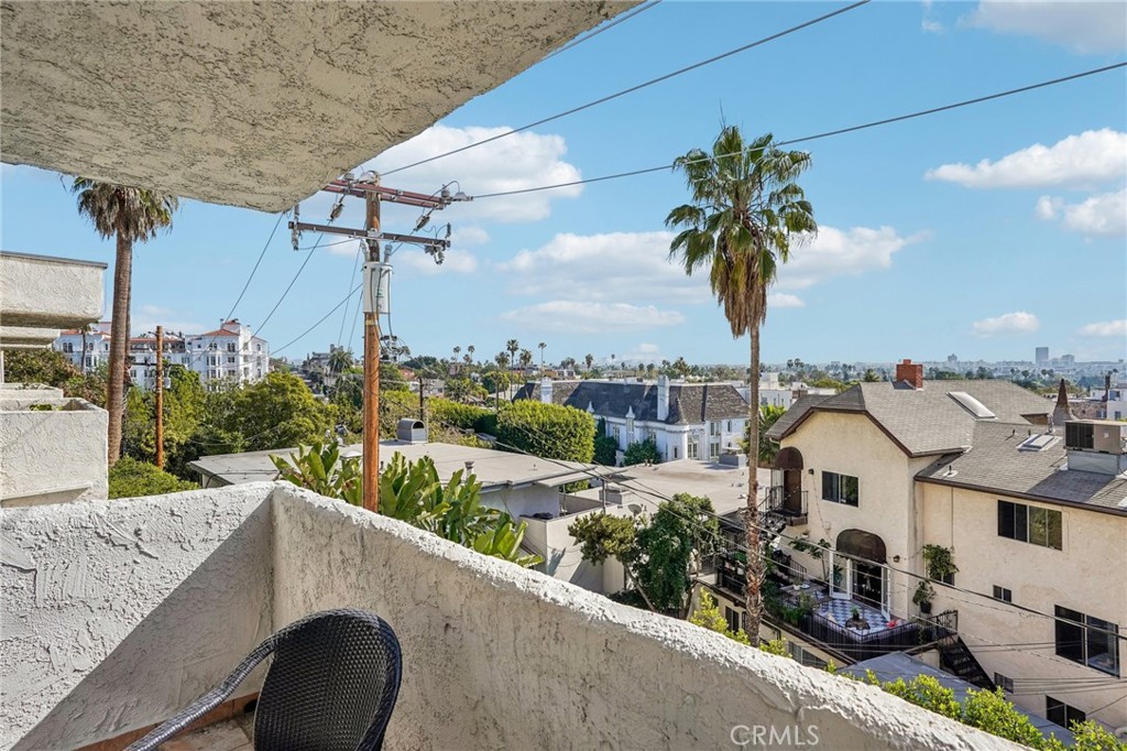 8400 De Longpre Ave #314