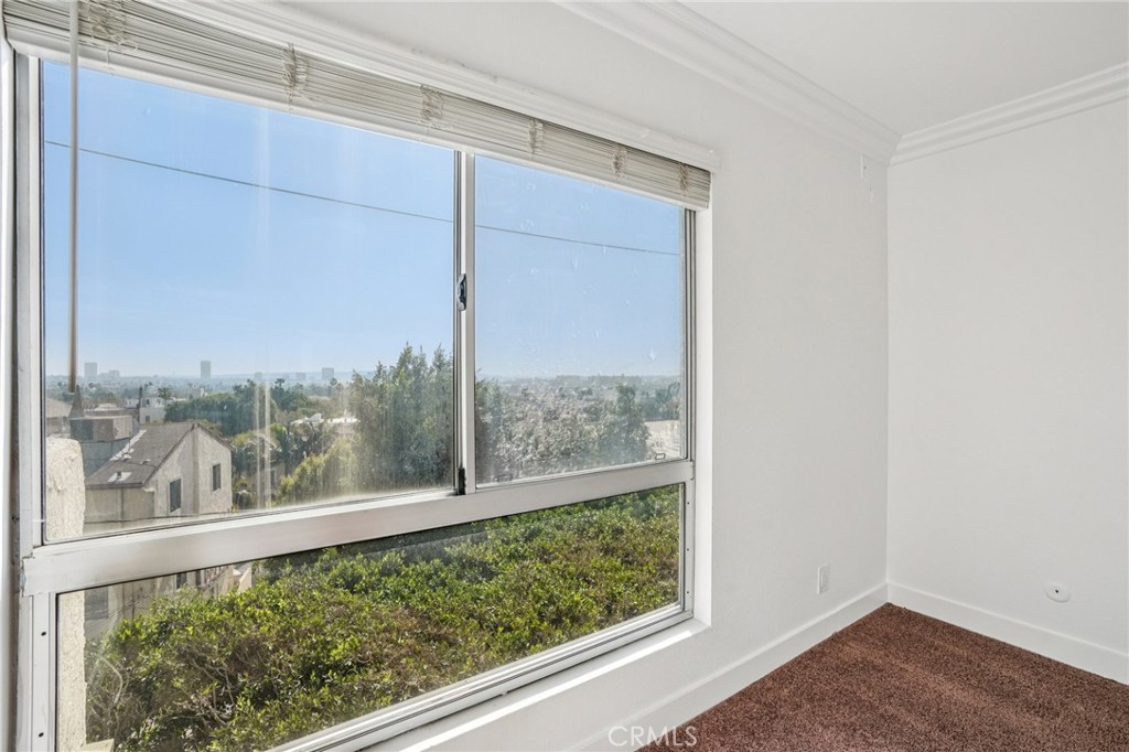 8400 De Longpre Ave #314