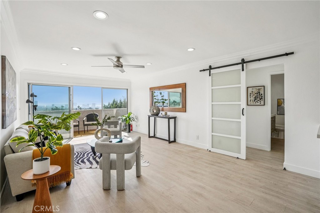 8400 De Longpre Ave #314