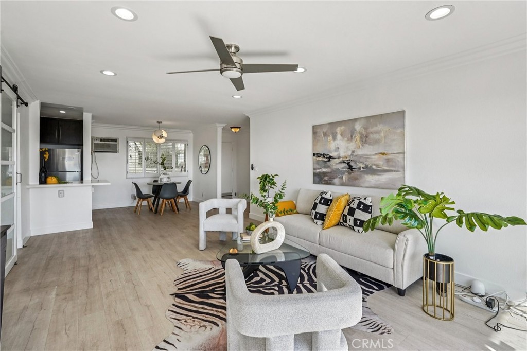 8400 De Longpre Ave #314