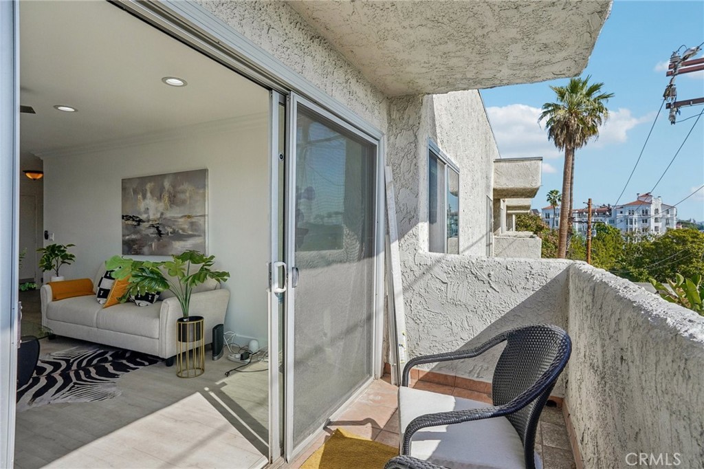 8400 De Longpre Ave #314