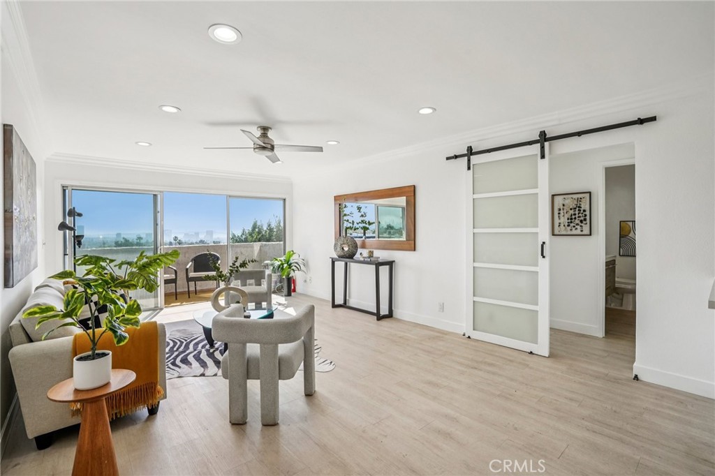 8400 De Longpre Ave #314