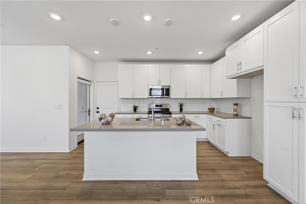 4044 Shada Ln