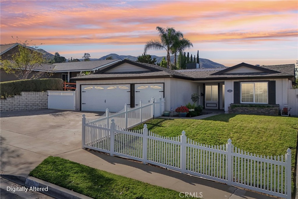 2322 Avenida Del Vista