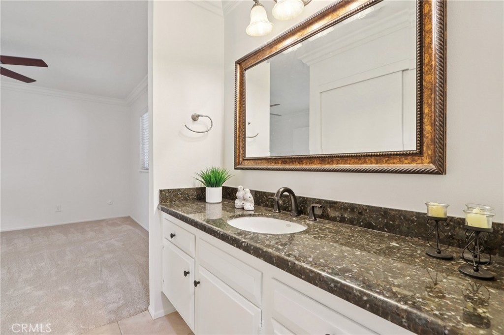 2322 Avenida Del Vista