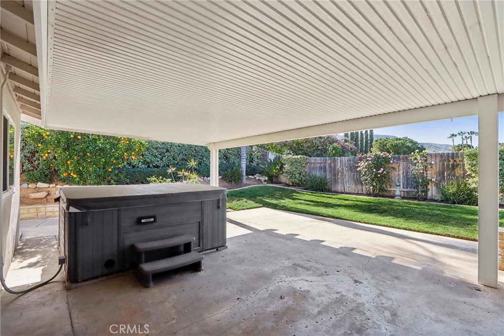 2322 Avenida Del Vista