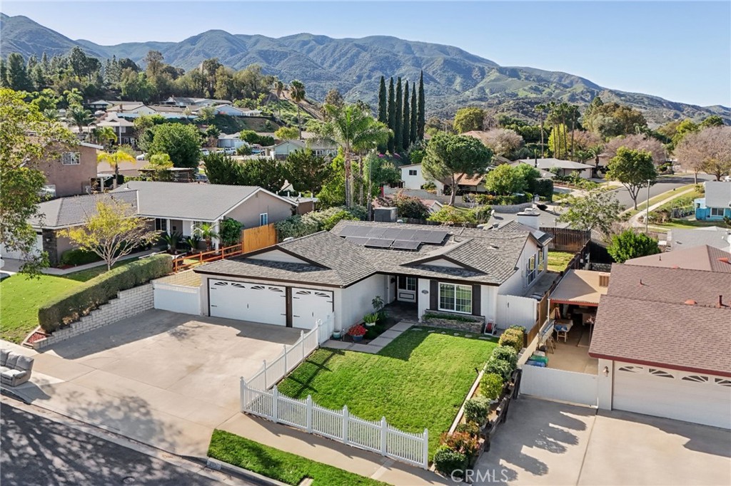 2322 Avenida Del Vista