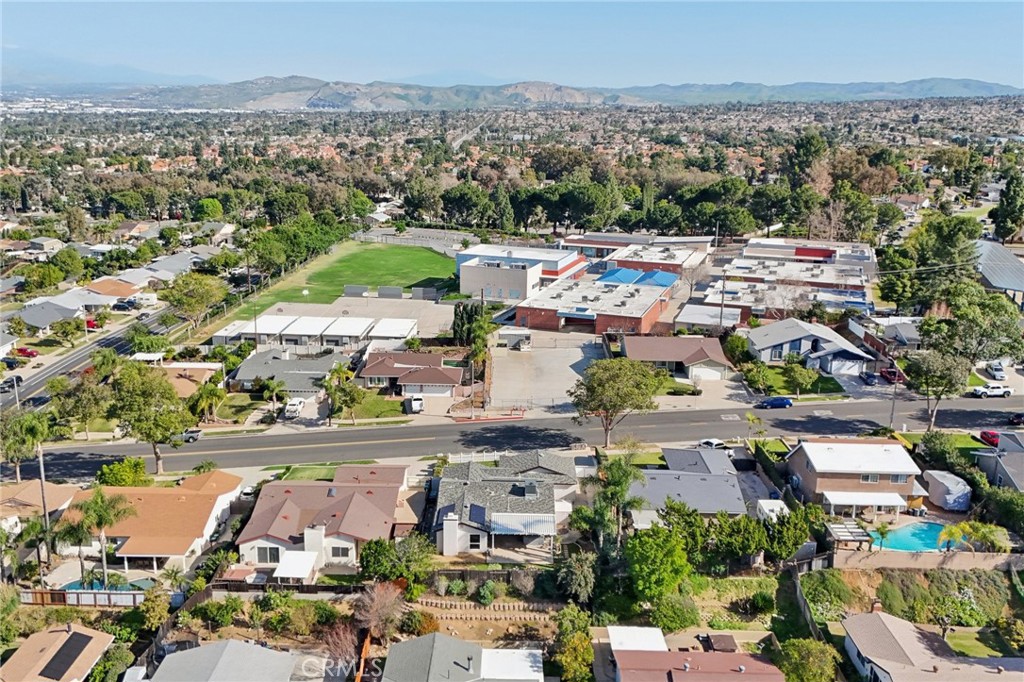 2322 Avenida Del Vista