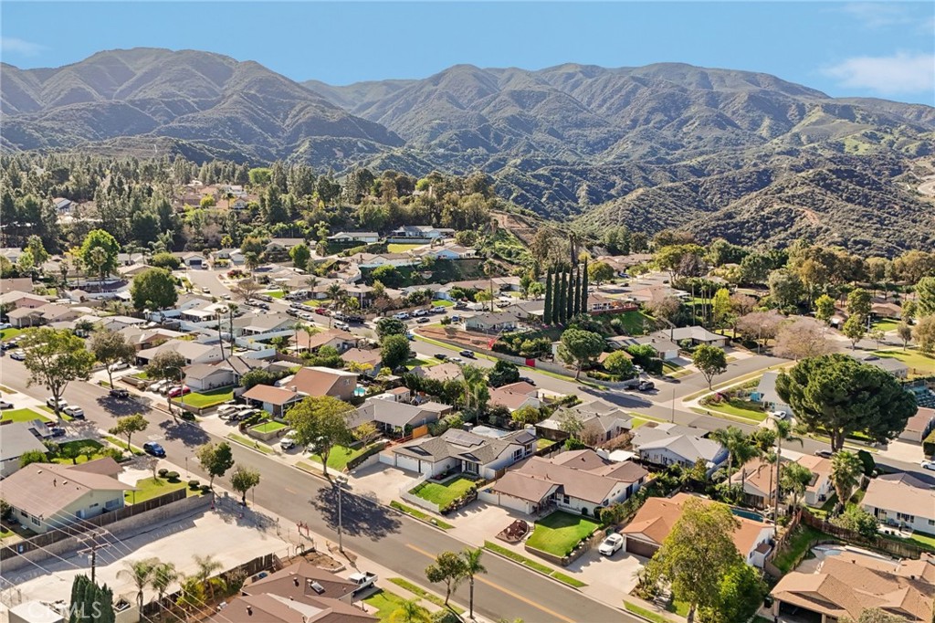 2322 Avenida Del Vista