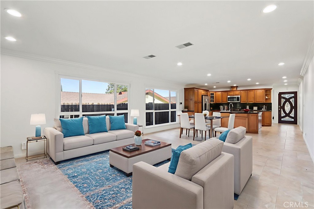 2322 Avenida Del Vista