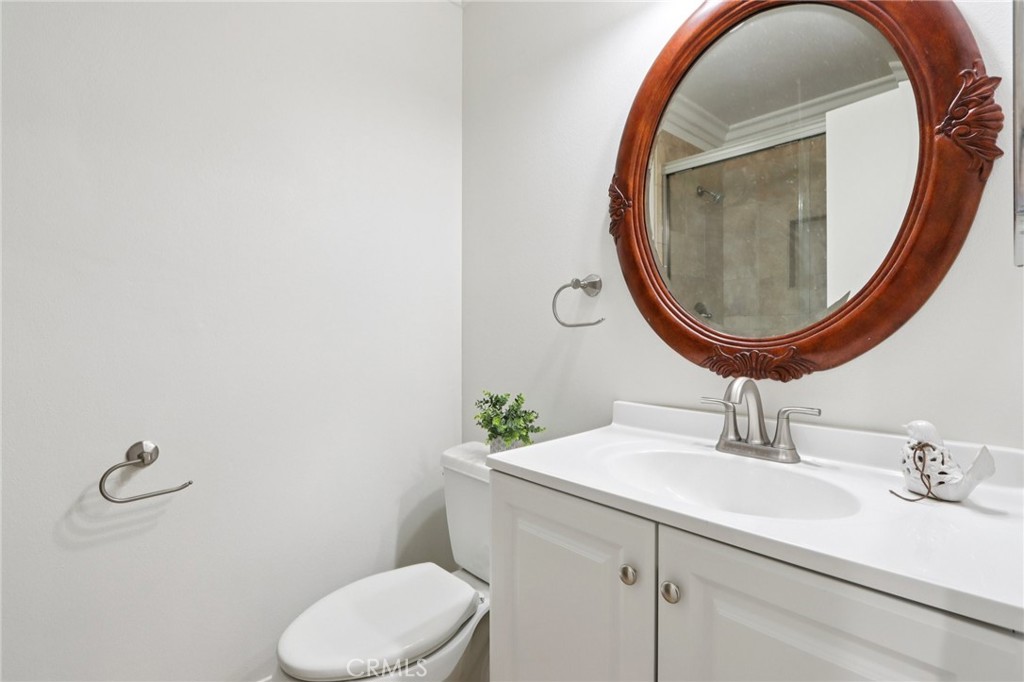 2322 Avenida Del Vista