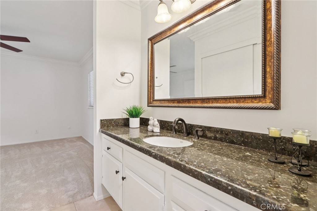 2322 Avenida Del Vista