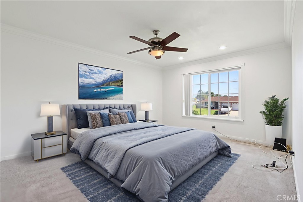 2322 Avenida Del Vista