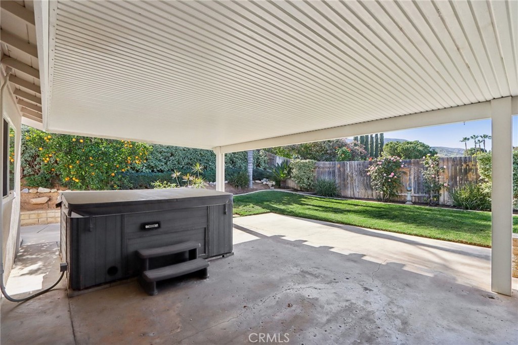 2322 Avenida Del Vista