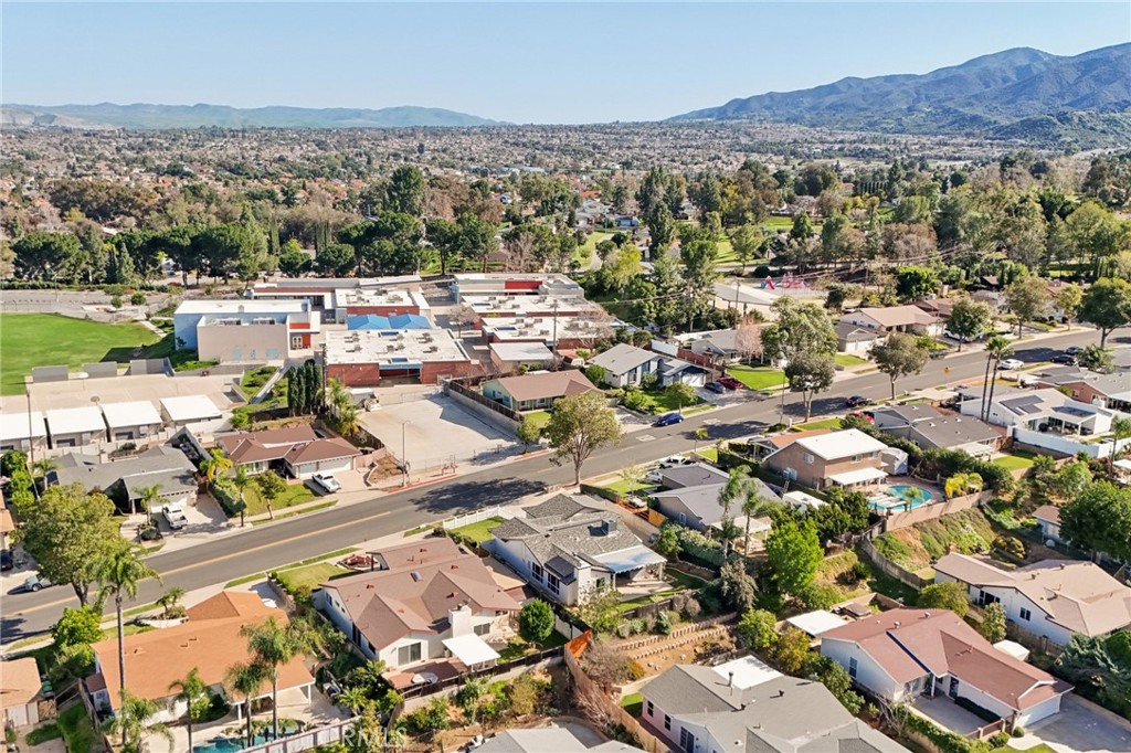 2322 Avenida Del Vista