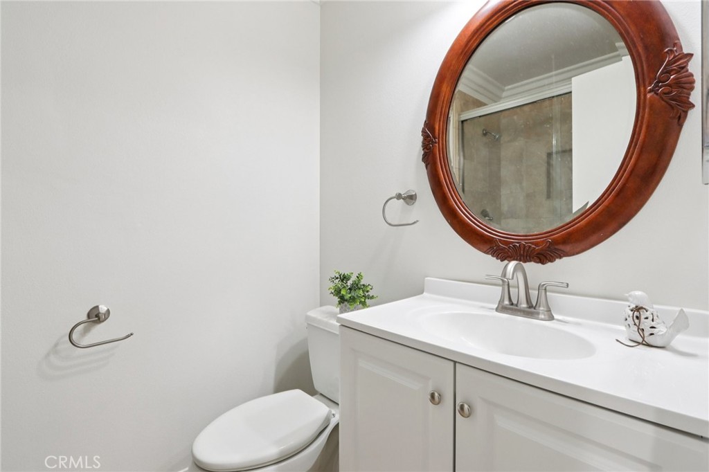 2322 Avenida Del Vista