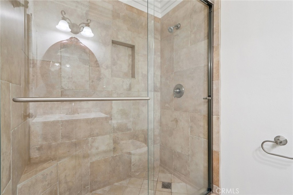 2322 Avenida Del Vista