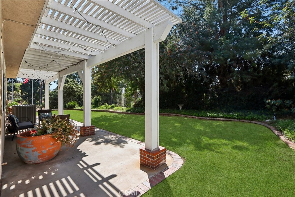 420 Somerset Cir
