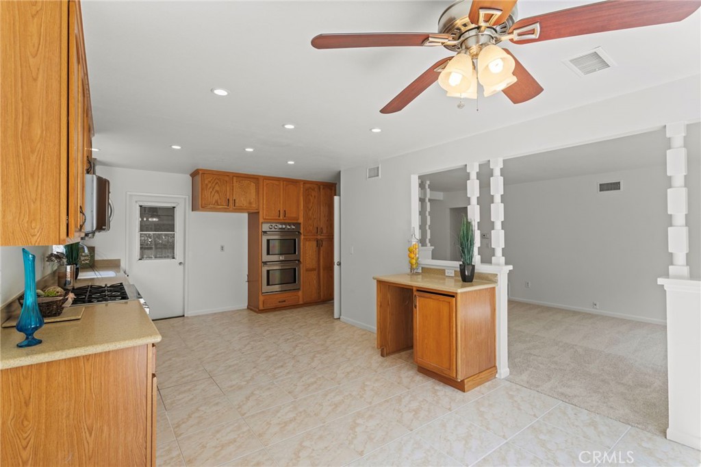 1736 Outpost Dr