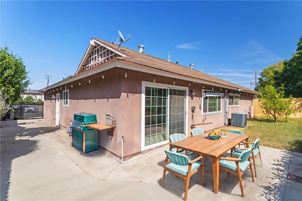 1736 Outpost Dr