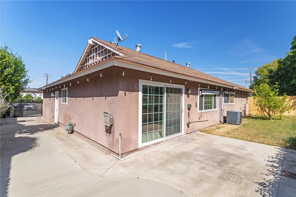 1736 Outpost Dr