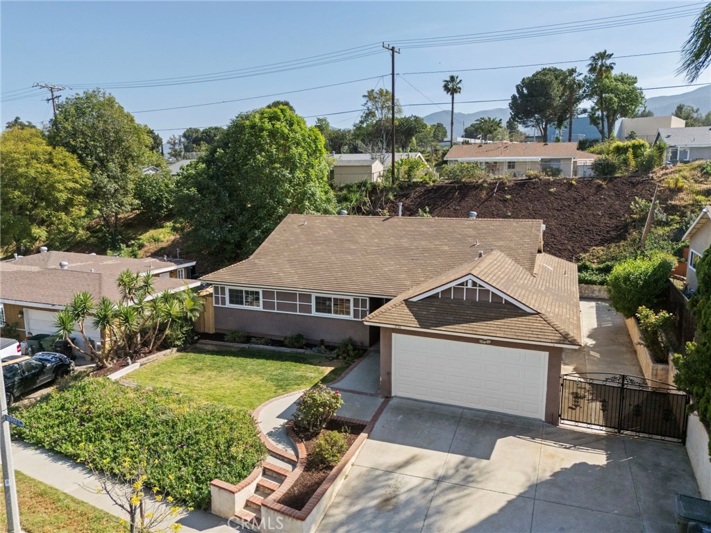 1736 Outpost Dr