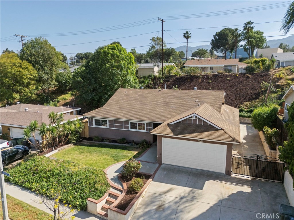 1736 Outpost Dr
