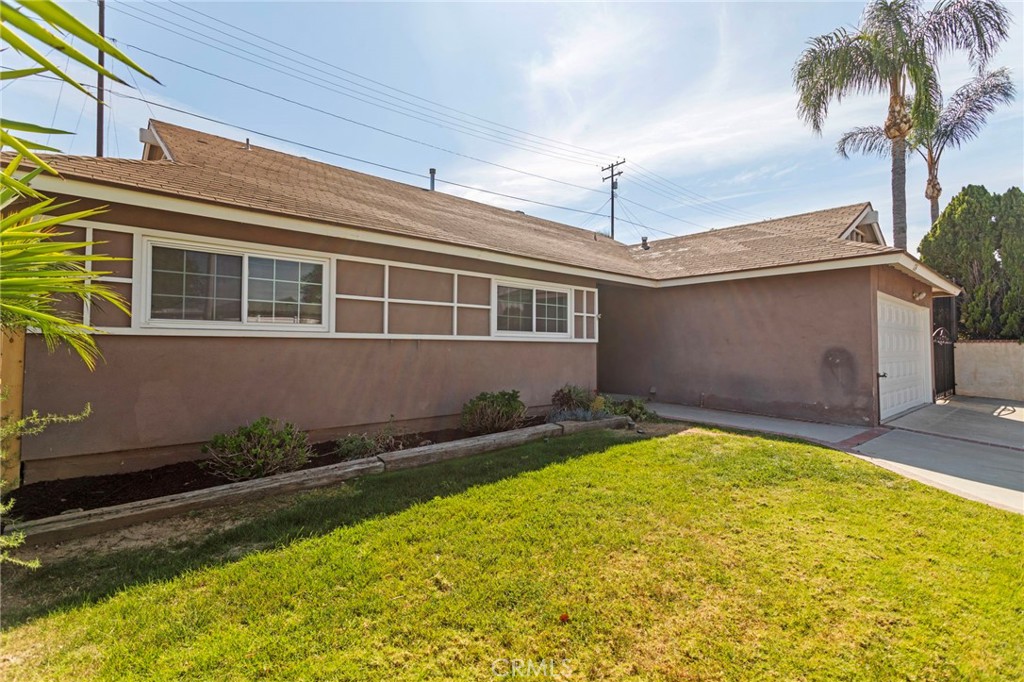 1736 Outpost Dr