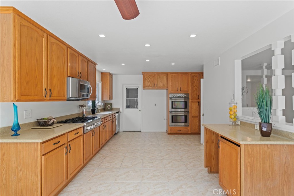 1736 Outpost Dr