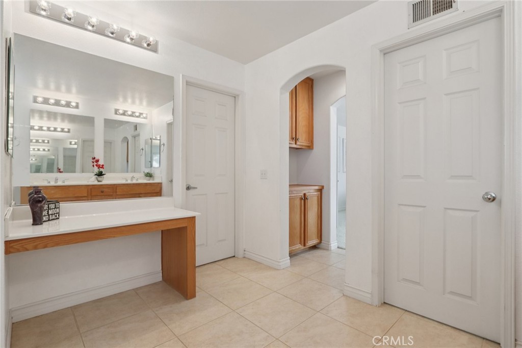 3770 Deerlodge Cir