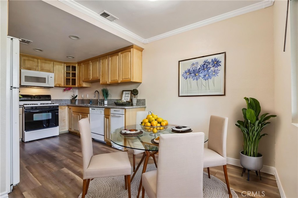 2561 Gonzaga Ln