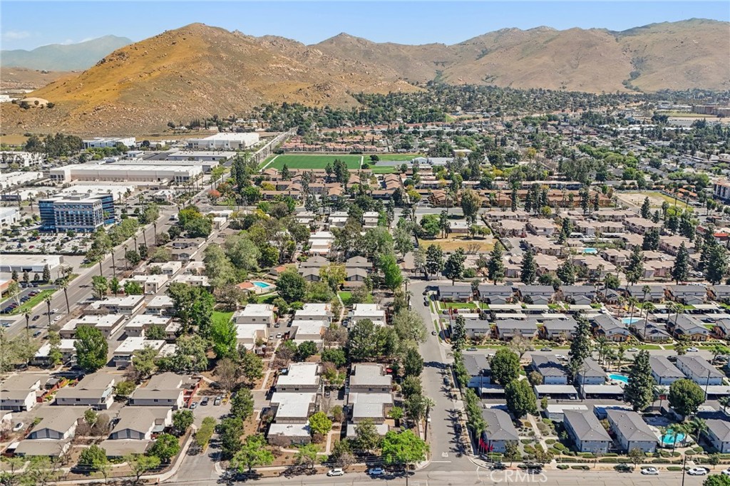 2561 Gonzaga Ln