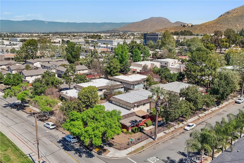 2561 Gonzaga Ln
