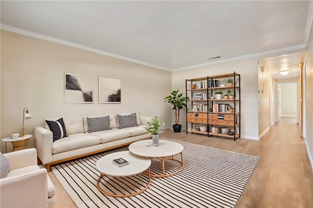 2561 Gonzaga Ln