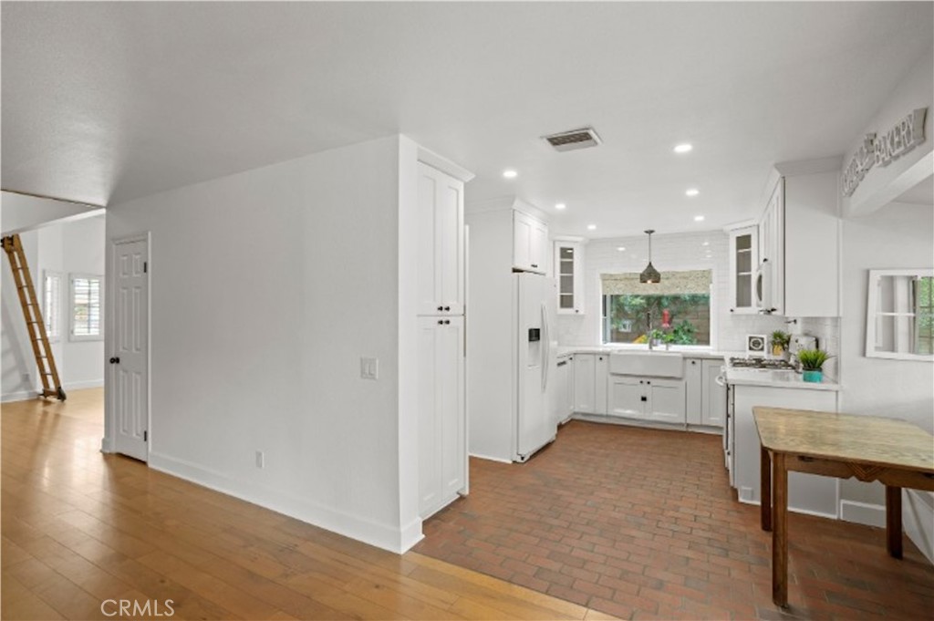 1155 Bridgeport