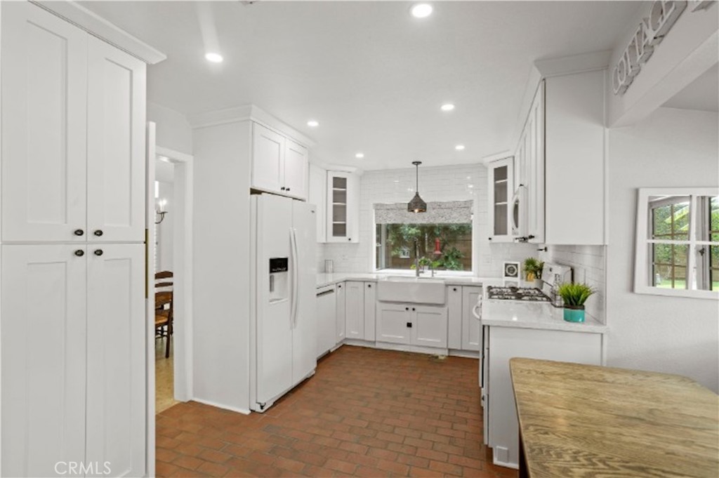 1155 Bridgeport