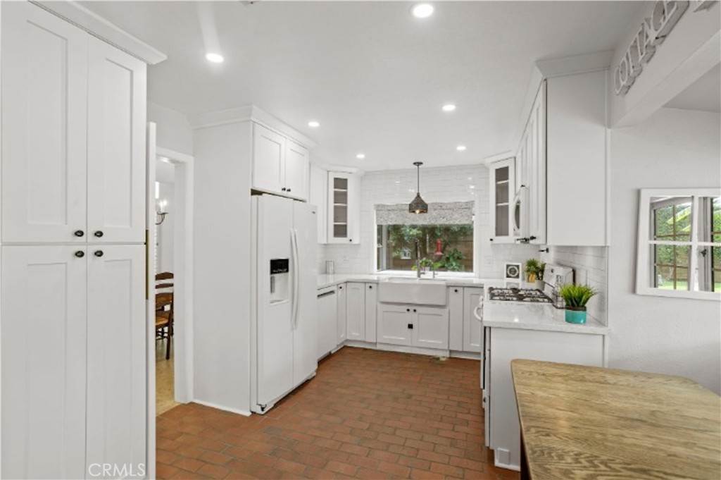 1155 Bridgeport
