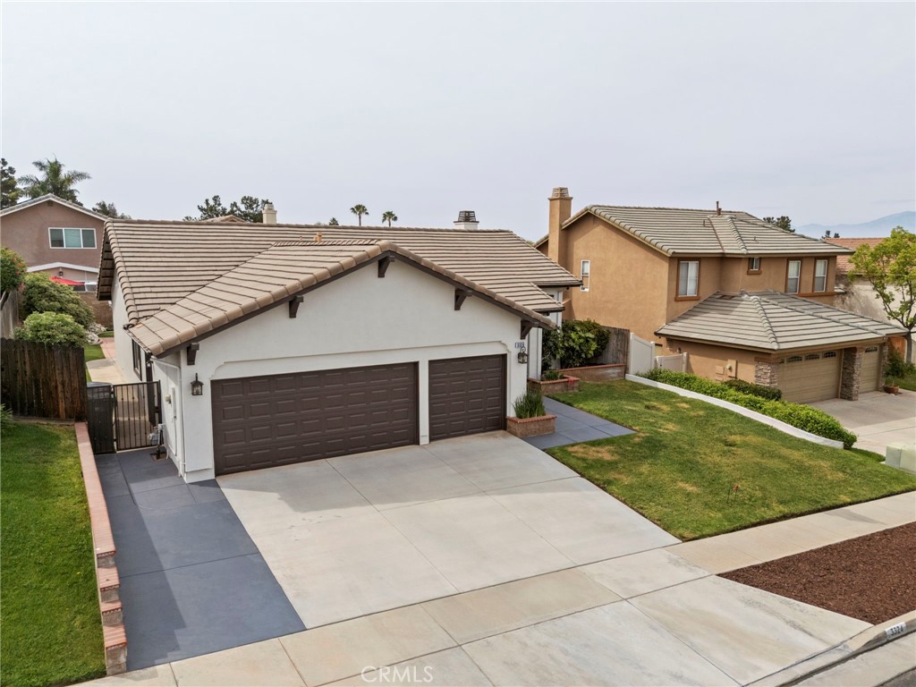 3324 Eagle Crest Dr