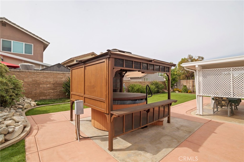 3324 Eagle Crest Dr