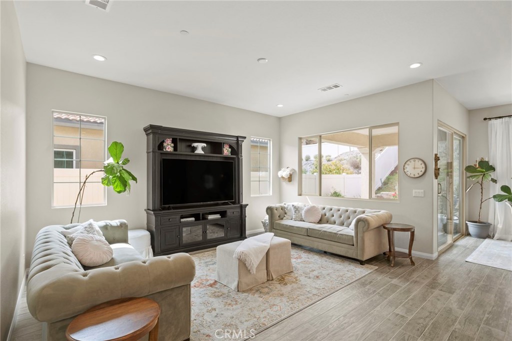11976 Discovery Ct Court