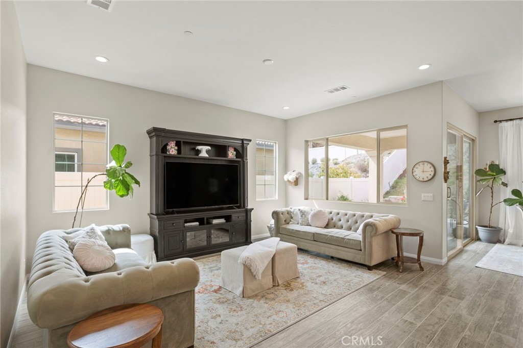 11976 Discovery Ct Court