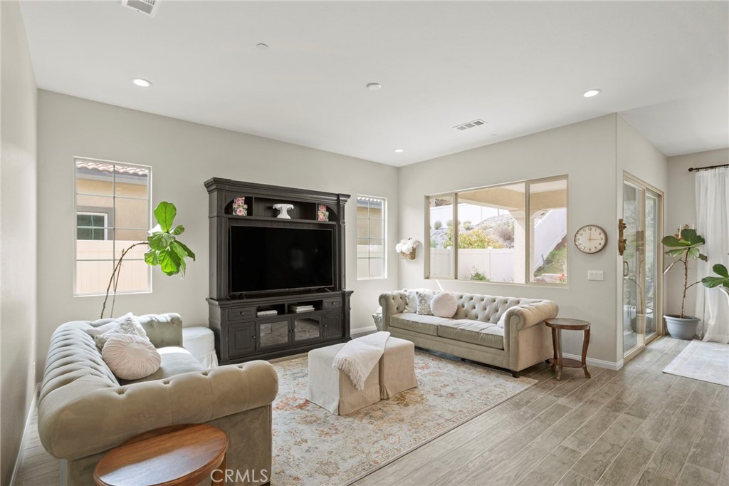 11976 Discovery Ct Court