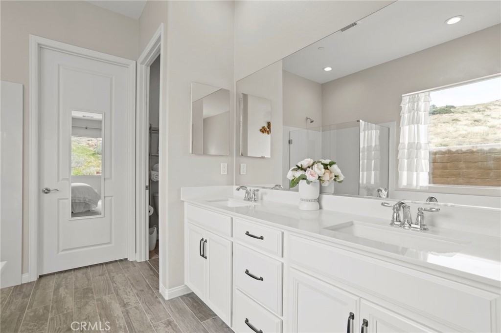 11976 Discovery Ct Court